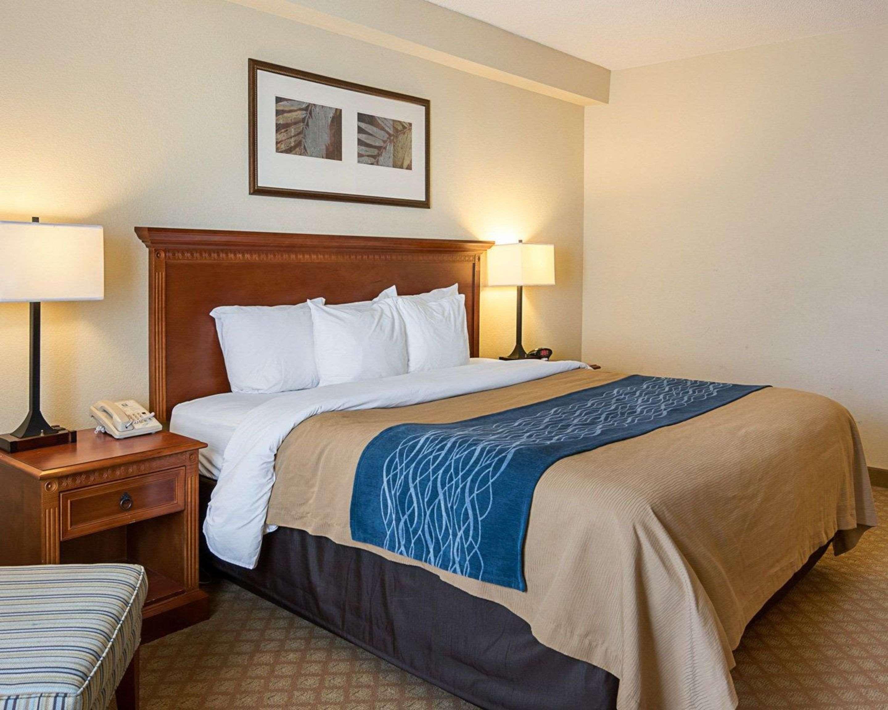 Comfort Inn & Suites Virginia Beach - Norfolk Airport Экстерьер фото