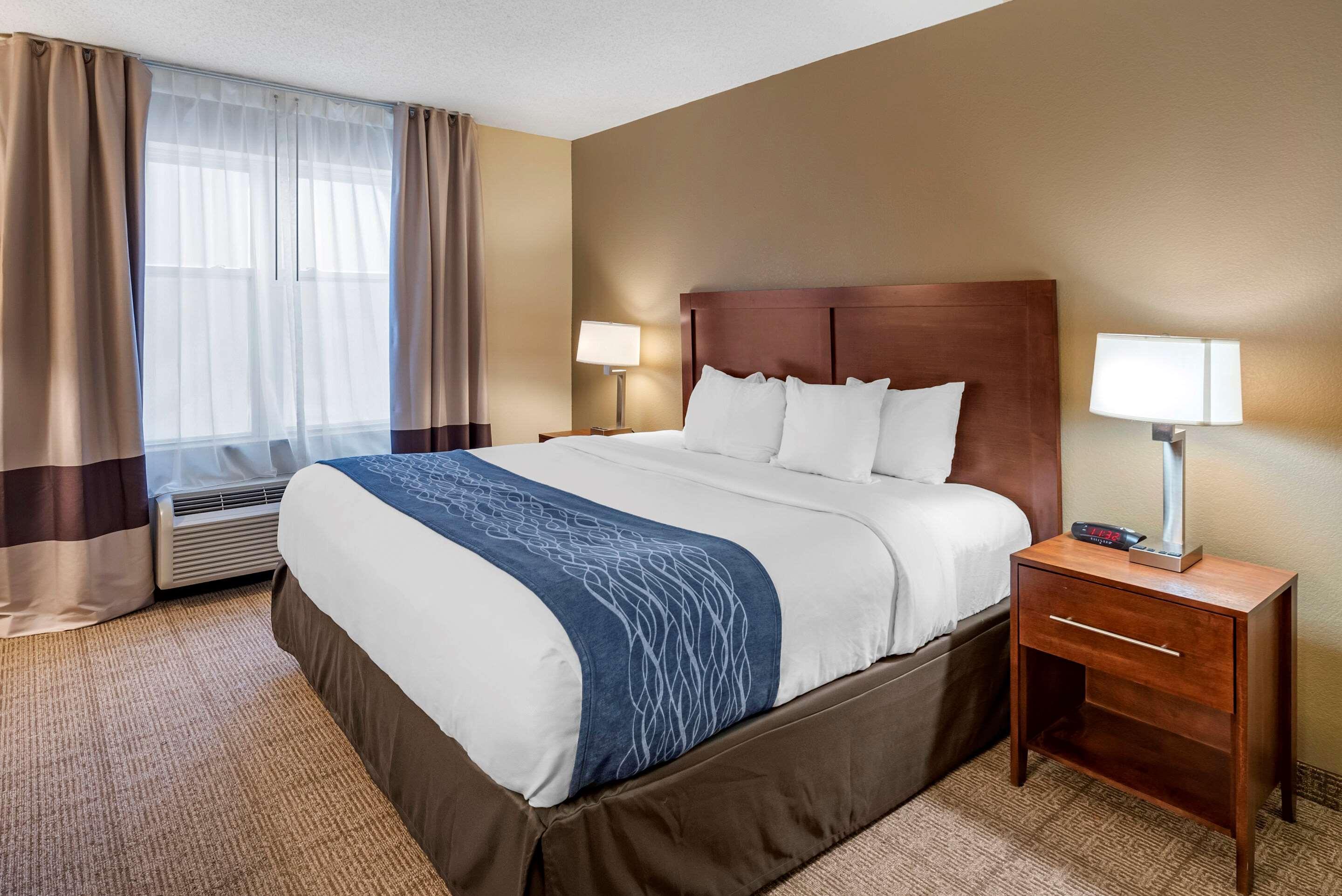 Comfort Inn & Suites Virginia Beach - Norfolk Airport Экстерьер фото