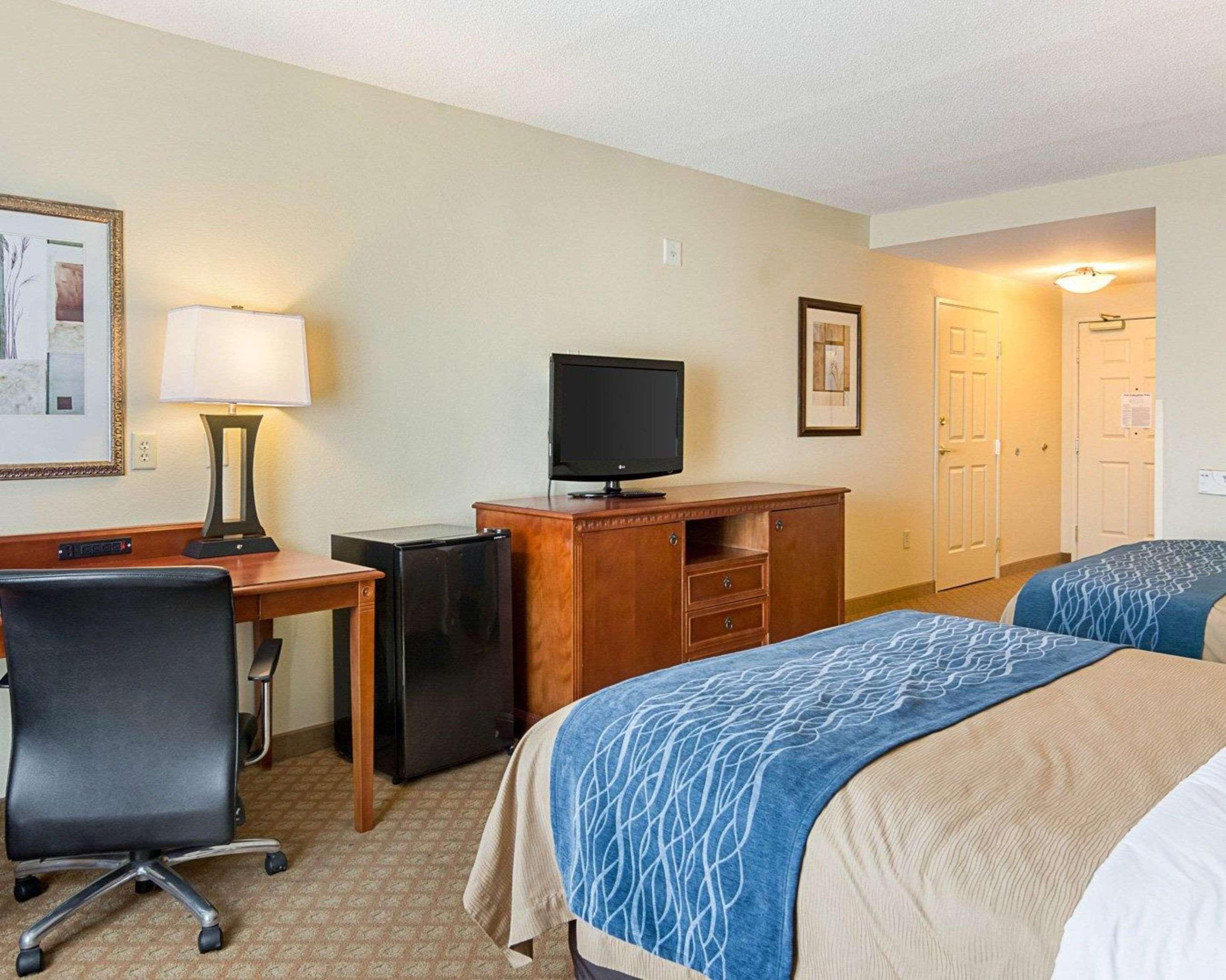 Comfort Inn & Suites Virginia Beach - Norfolk Airport Экстерьер фото